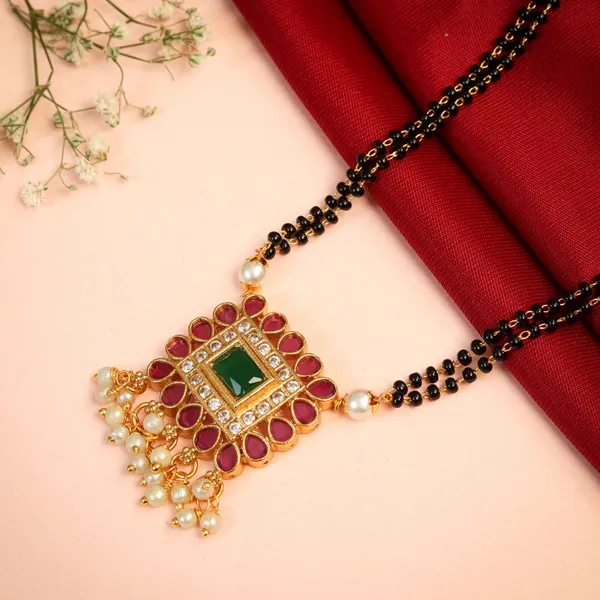 Ruby_Green_Antique_Square_Shape_Mangalsutra