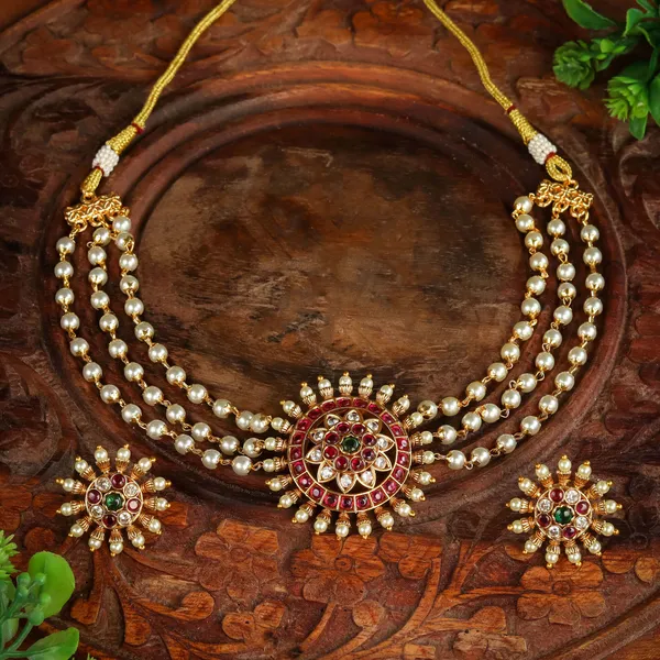 Ruby_Green_Antique_Round_Pendant_Choker_Set