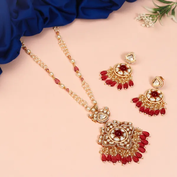 Ruby_Maharani_Style_Kundan_Gold_Plated_Necklace_Set_For_Women