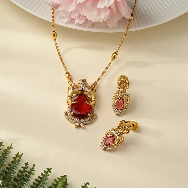 Royal_Elephant_Motif_Necklace_Set_–_Antique_Gold_Charm