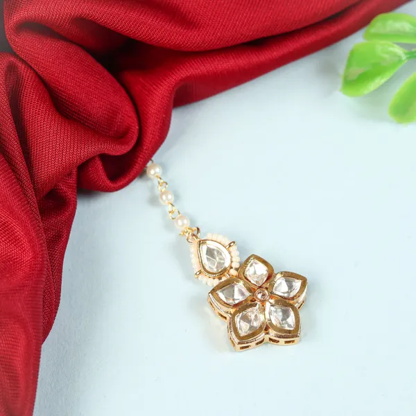 Star_Shaped_Gold_Plated_Kundan_Tikka