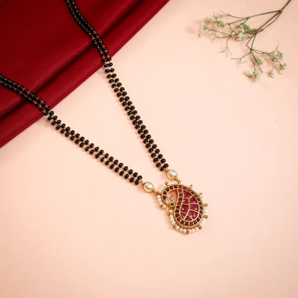 Ruby_Green_Antique_Jadau_Keri_Shape_Mangalsutra
