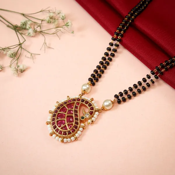 Ruby_Green_Antique_Jadau_Keri_Shape_Mangalsutra
