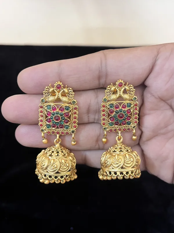 Ruby_Green_Antique_Square_shape_studs
