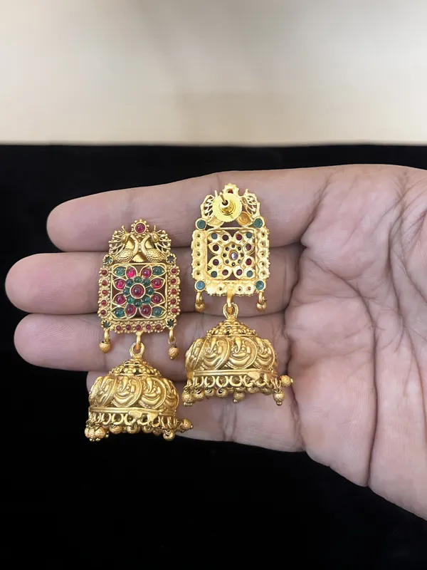 Ruby_Green_Antique_Square_shape_studs