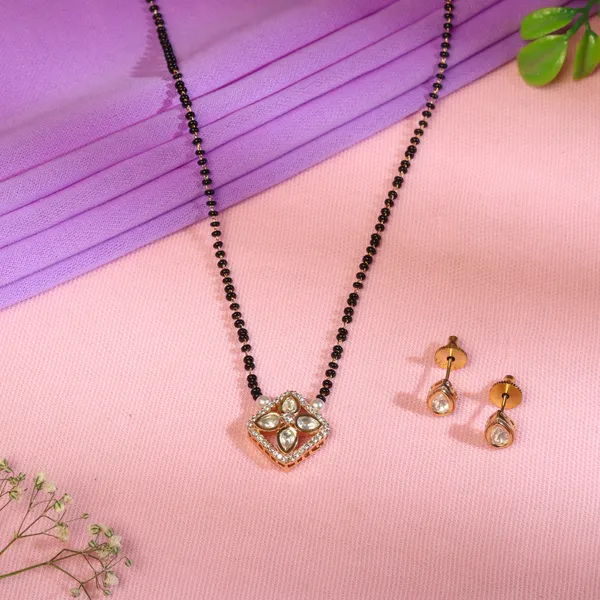 White_Traditional_Kundan_Mangalsutra_Set