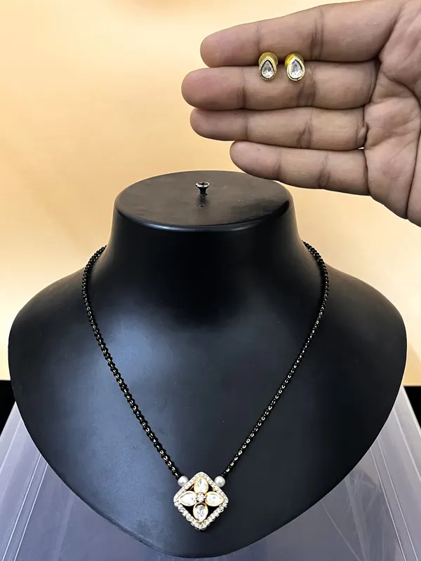 White_Traditional_Kundan_Mangalsutra_Set