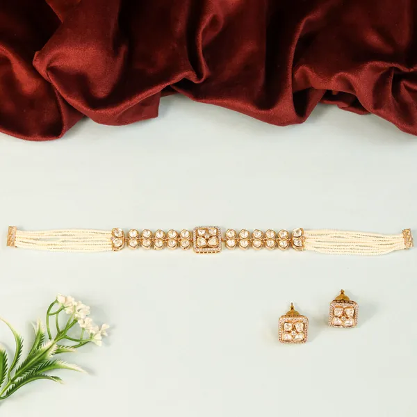 Dazzling_White_Kundan_Choker_Set