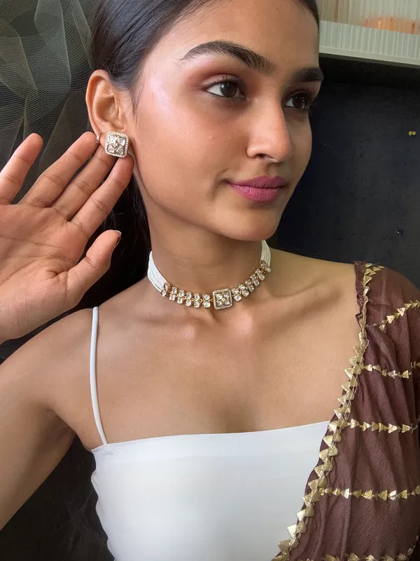 Dazzling_White_Kundan_Choker_Set