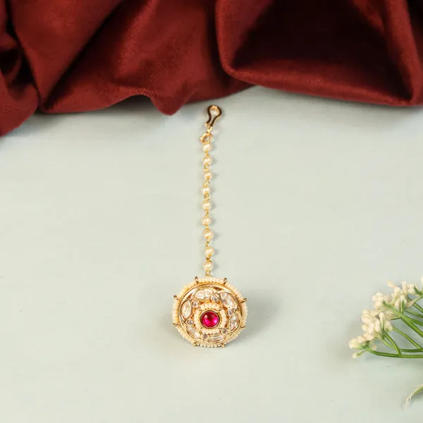 Ruby_White_Traditional_Red_Stone_Ruby_White_Kundan_Tikka