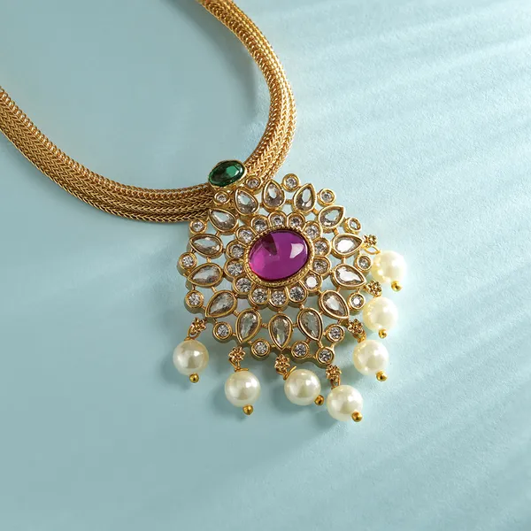 Elegant_Gold_Plated_Pendant_Set