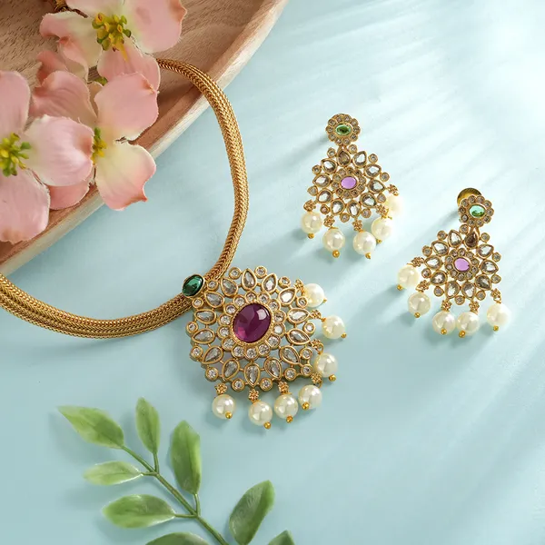 Elegant_Gold_Plated_Pendant_Set