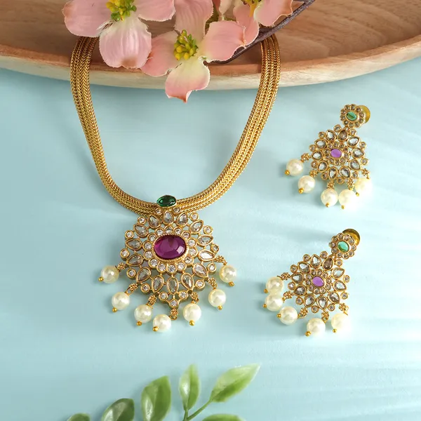Elegant_Gold_Plated_Pendant_Set