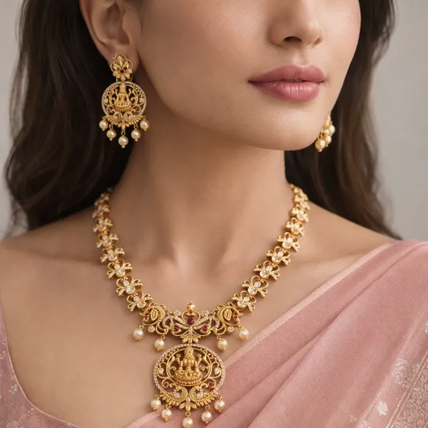 Mrinalini_Pearl_Bloom_Necklace_Set