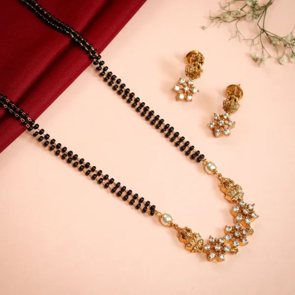 Graceful_White_Stone_Mangalsutra_Set