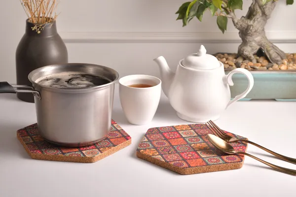 PACK_OF_2_Cork_Eco-Friendly_Cork_Trivets_Heat_Resistant_Hot_Pots_mat_and_Pans_18_cm_Round_Mats_for_Kitchen_Countertop_Table