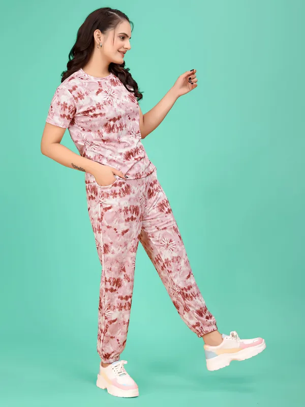 Pink_Printed_Elastane_T-Shirt_&_Pyjamas_Set_For_Women_|_Regular_Round_Neck_Short_Sleeve