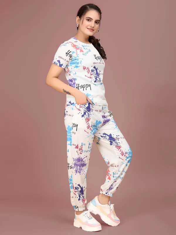 White_Printed_Elastane_T-Shirt_&_Pyjamas_Set_For_Women_|_Regular_Round_Neck_Short_Sleeve