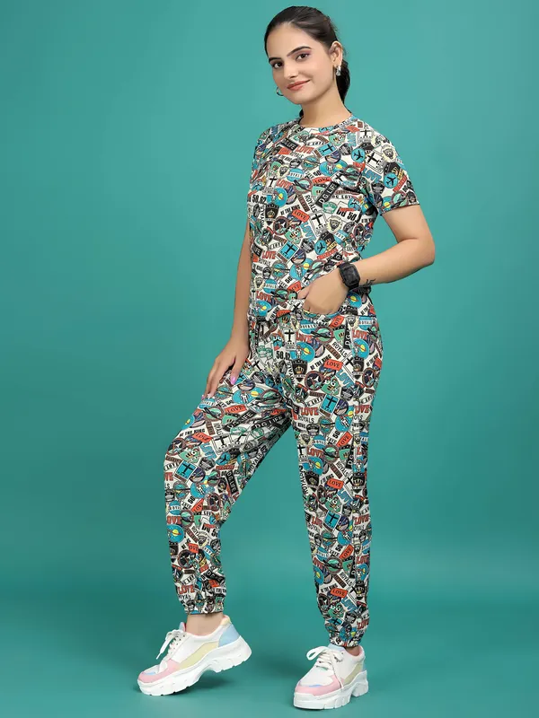 Multi_Colour_Elastane_T-Shirt_&_Pyjamas_Set_For_Women_|_Regular_Round_Neck_Short_Sleeve_|_Printed