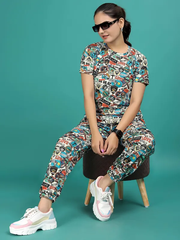 Multi_Colour_Elastane_T-Shirt_&_Pyjamas_Set_For_Women_|_Regular_Round_Neck_Short_Sleeve_|_Printed