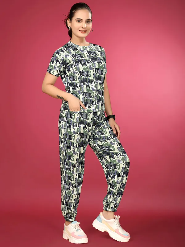 Grey_Printed_Elastane_T-Shirt_&_Pyjamas_Set_For_Women_|_Regular_Round_Neck_Short_Sleeve