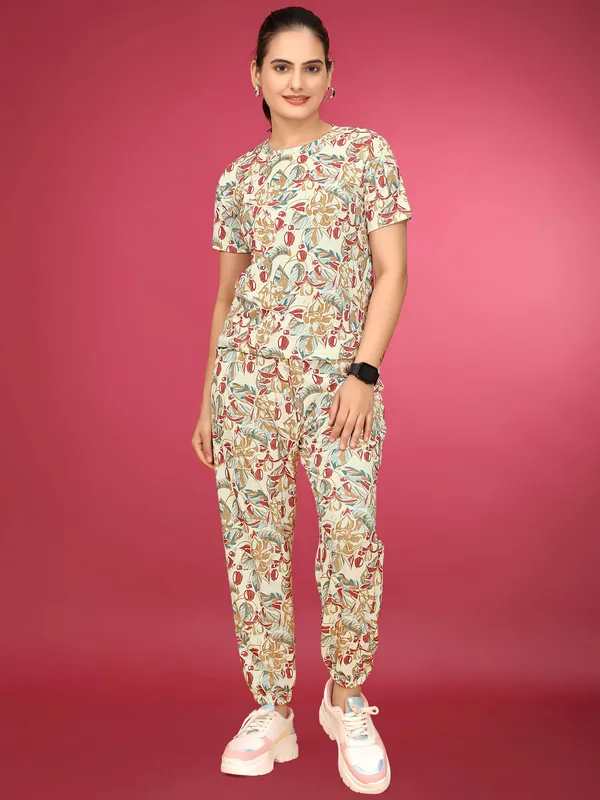 Multi_Colour_Valentino_Elastane_T-Shirt_&_Pyjamas_Set_For_Women_|_Regular_Round_Neck_Short_Sleeve