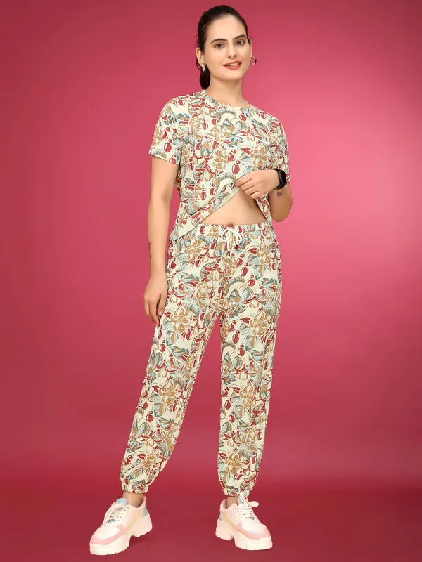 Multi_Colour_Valentino_Elastane_T-Shirt_&_Pyjamas_Set_For_Women_|_Regular_Round_Neck_Short_Sleeve