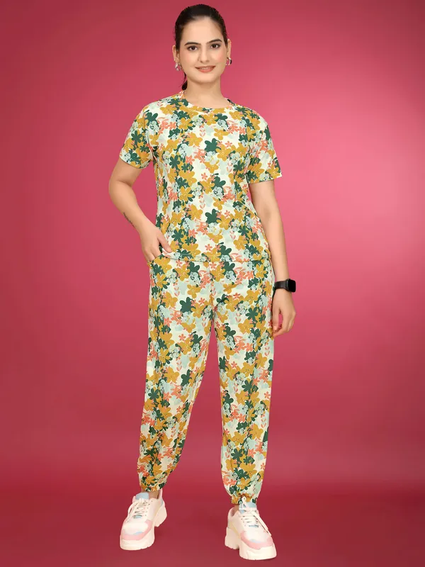 Multi_Colour_Valentino_Elastane_T-Shirt_&_Pyjamas_Set_For_Women_|_Regular_Round_Neck_Short_Sleeve
