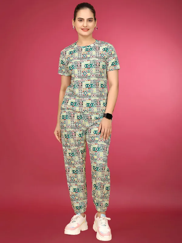 Pista_Green_Printed_Valentino_Elastane_T-Shirt_&_Pyjamas_Set_For_Women_|_Regular_Round_Neck_Short_Sleeve