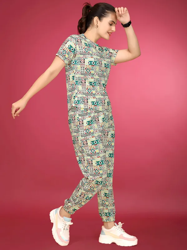 Pista_Green_Printed_Valentino_Elastane_T-Shirt_&_Pyjamas_Set_For_Women_|_Regular_Round_Neck_Short_Sleeve
