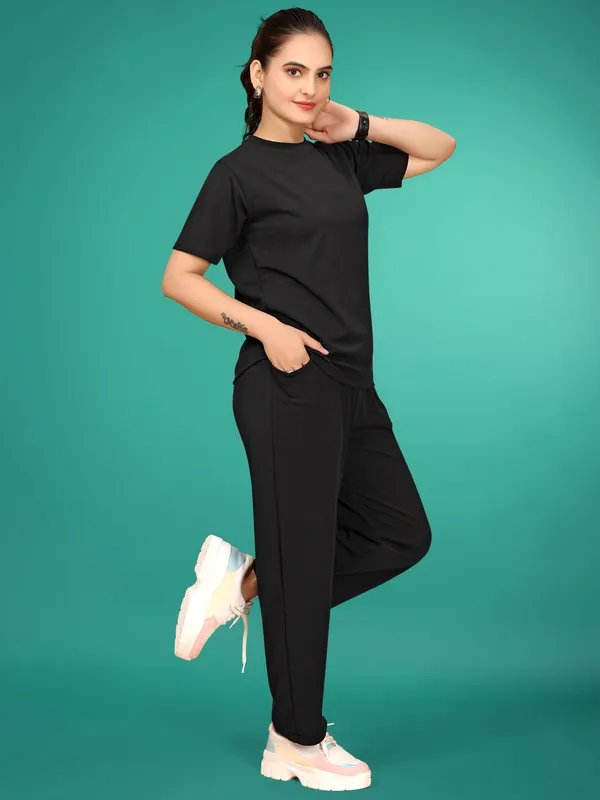 Black_Solid_Valentino_Elastane_NightSuit_Set_For_Women_|_Regular_Round_Neck_Short_Sleeve