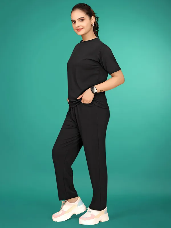 Black_Solid_Valentino_Elastane_NightSuit_Set_For_Women_|_Regular_Round_Neck_Short_Sleeve