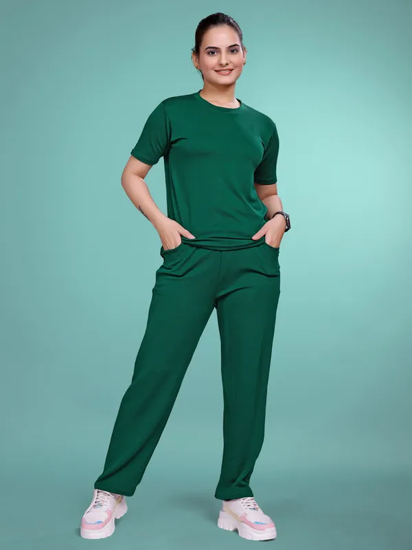 Green_Solid_Valentino_Elastane_NightSuit_Set_For_Women_|_Regular_Round_Neck_Short_Sleeve