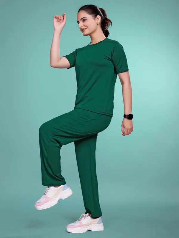 Green_Solid_Valentino_Elastane_NightSuit_Set_For_Women_|_Regular_Round_Neck_Short_Sleeve