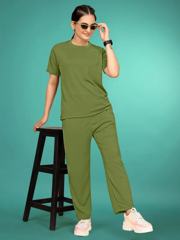 Mendi_Solid_Valentino_Elastane_NightSuit_Set_For_Women_|_Regular_Round_Neck_Short_Sleeve