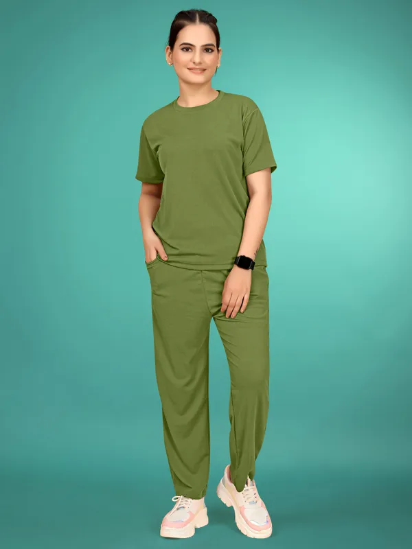 Mendi_Solid_Valentino_Elastane_NightSuit_Set_For_Women_|_Regular_Round_Neck_Short_Sleeve