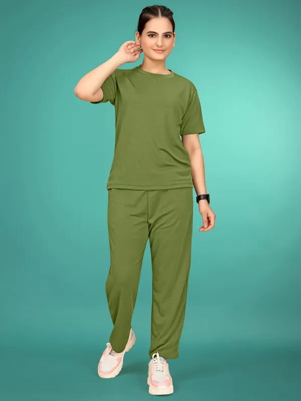 Mendi_Solid_Valentino_Elastane_NightSuit_Set_For_Women_|_Regular_Round_Neck_Short_Sleeve