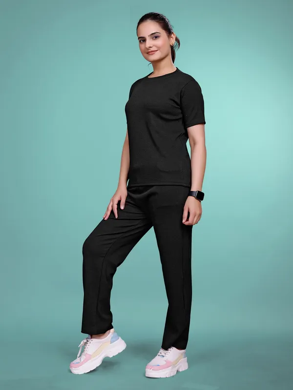 Black_Printed_Elastane_T-Shirt_&_Pyjamas_Set_For_Women_|_Regular_Round_Neck_Short_Sleeve
