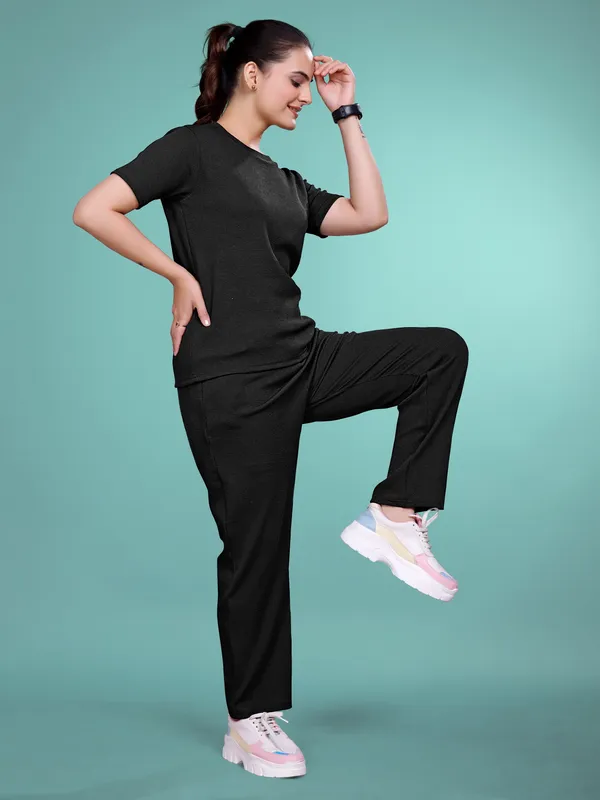 Black_Printed_Elastane_T-Shirt_&_Pyjamas_Set_For_Women_|_Regular_Round_Neck_Short_Sleeve