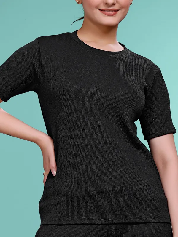 Black_Printed_Elastane_T-Shirt_&_Pyjamas_Set_For_Women_|_Regular_Round_Neck_Short_Sleeve