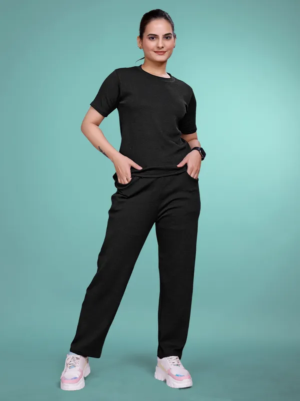 Black_Printed_Elastane_T-Shirt_&_Pyjamas_Set_For_Women_|_Regular_Round_Neck_Short_Sleeve