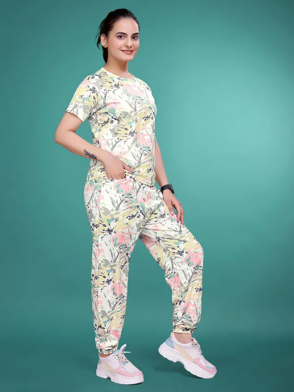 Cream_Printed_Elastane_T-Shirt_&_Pyjamas_Set_For_Women_|_Regular_Round_Neck_Short_Sleeve