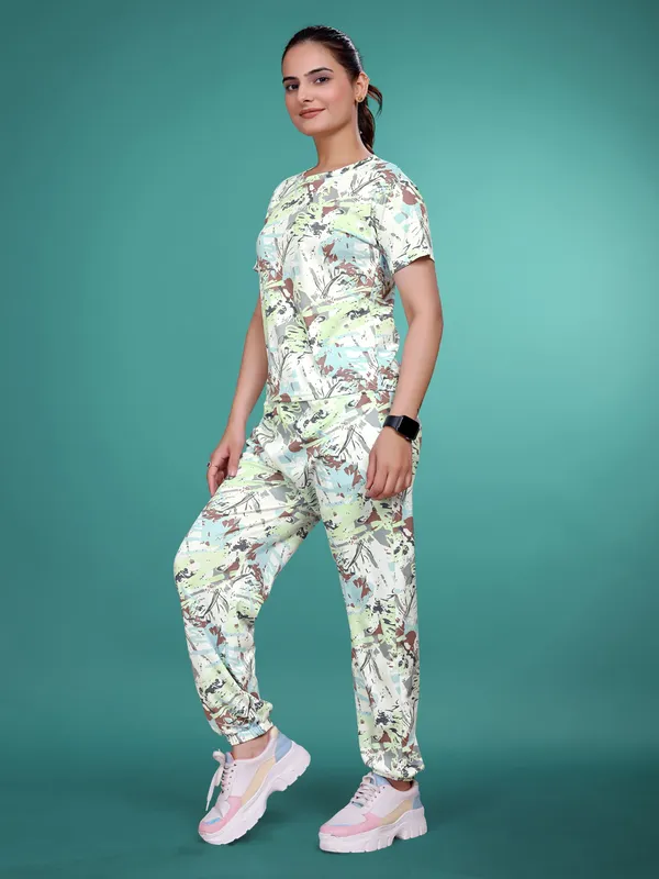 Pista_Printed_Elastane_T-Shirt_&_Pyjamas_Set_For_Women_|_Regular_Round_Neck_Short_Sleeve