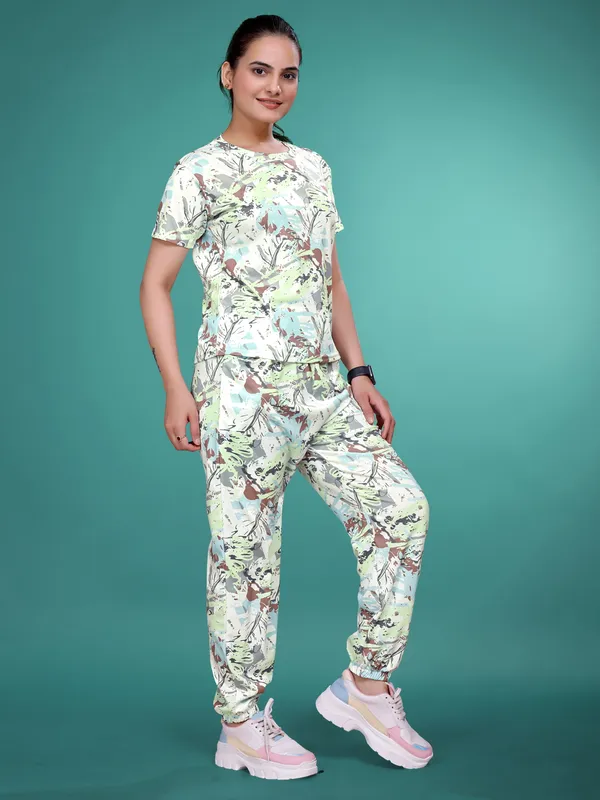 Pista_Printed_Elastane_T-Shirt_&_Pyjamas_Set_For_Women_|_Regular_Round_Neck_Short_Sleeve
