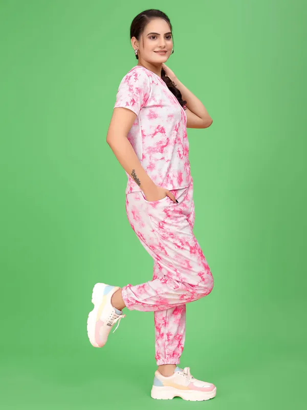 Pink_Printed_Elastane_T-Shirt_&_Pyjamas_Set_For_Women_|_Regular_Round_Neck_Short_Sleeve