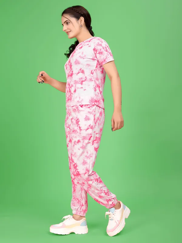 Pink_Printed_Elastane_T-Shirt_&_Pyjamas_Set_For_Women_|_Regular_Round_Neck_Short_Sleeve