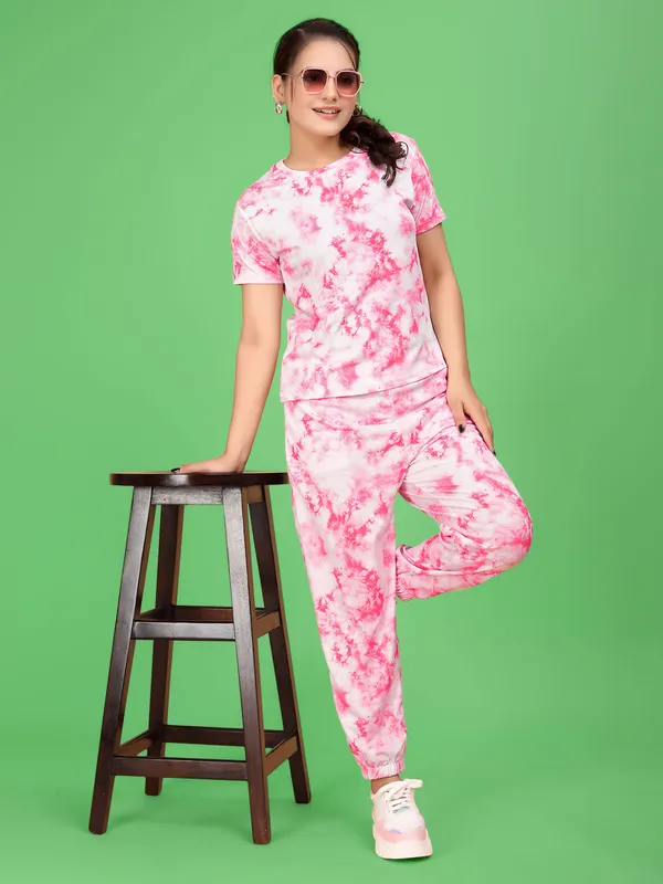 Pink_Printed_Elastane_T-Shirt_&_Pyjamas_Set_For_Women_|_Regular_Round_Neck_Short_Sleeve