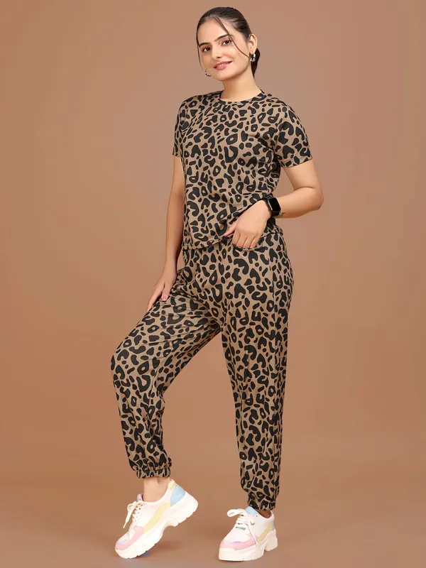 Beige_Printed_Elastane_T-Shirt_&_Pyjamas_Set_For_Women_|_Regular_Round_Neck_Short_Sleeve