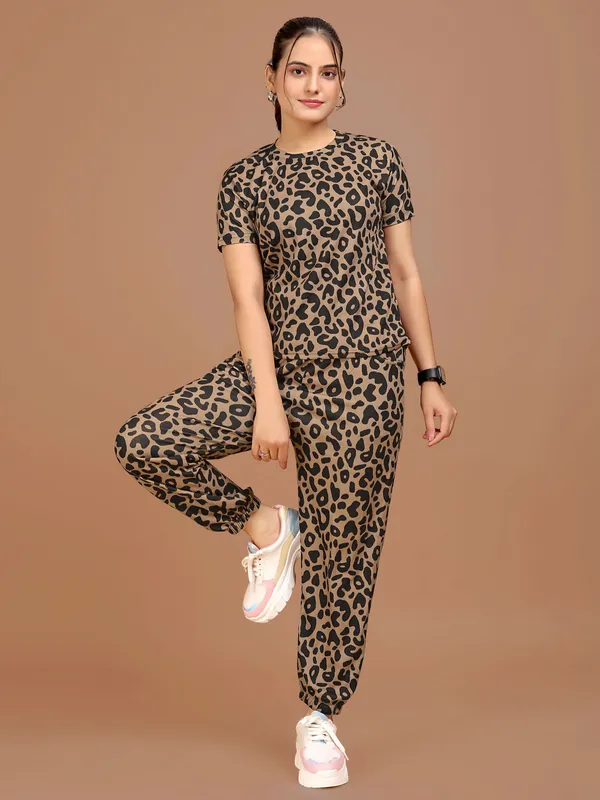 Beige_Printed_Elastane_T-Shirt_&_Pyjamas_Set_For_Women_|_Regular_Round_Neck_Short_Sleeve