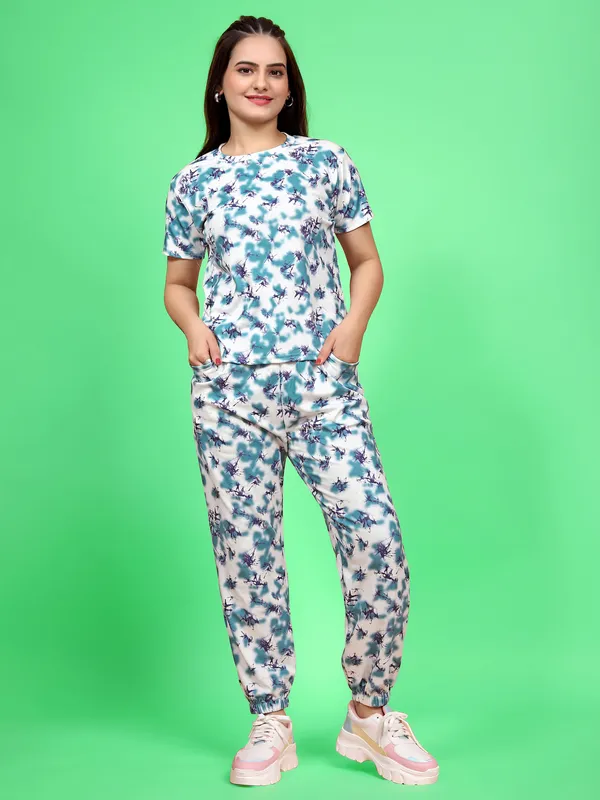 White_Printed_Elastane_T-Shirt_&_Pyjamas_Set_For_Women_|_Regular_Round_Neck_Short_Sleeve